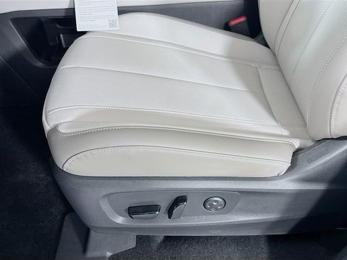 New 2026 INFINITI QX60 Luxe image 25