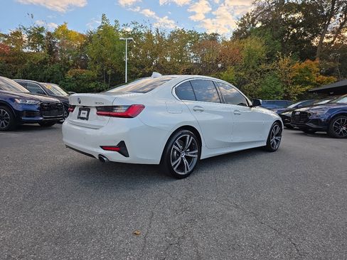 Used 2019 BMW 330i xDrive Sedan w/ Driving Assistance Package image 13