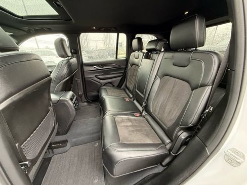 Certified 2023 Jeep Grand Cherokee Altitude image 27