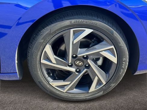 Used 2025 Hyundai Elantra SEL image 7