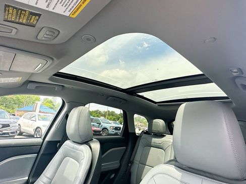 Certified 2022 Lincoln Corsair Reserve w/ Equipment Group 201A AWD/4WD image 11