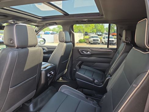 Used 2022 GMC Yukon XL SLT w/ SLT Premium Package AWD/4WD image 20