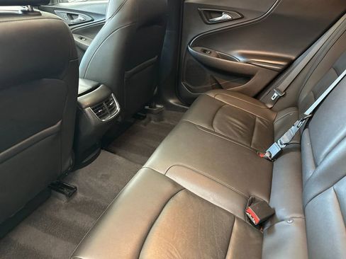 Used 2019 Chevrolet Malibu Hybrid w/ Leather Package image 11