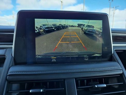 Used 2023 Chevrolet Suburban LT image 24