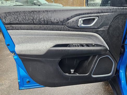 Certified 2025 Jeep Compass Sport image 11