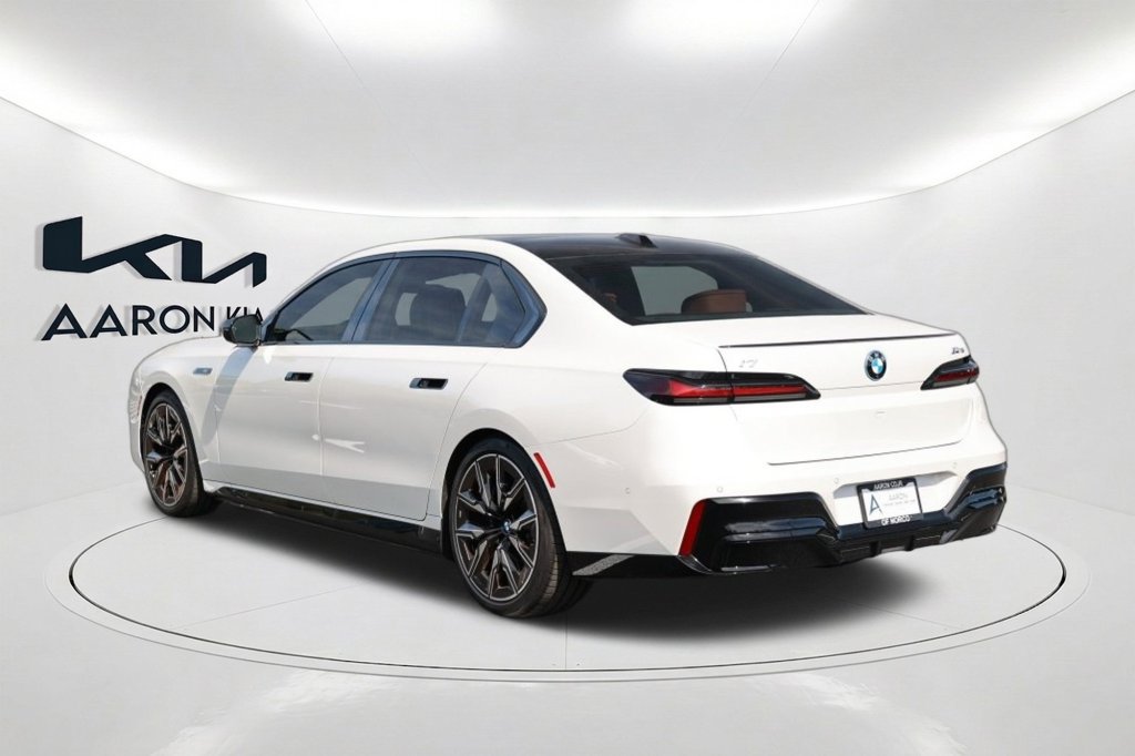 Used 2025 BMW i7 M70 w/ Executive Package AWD/4WD image 2
