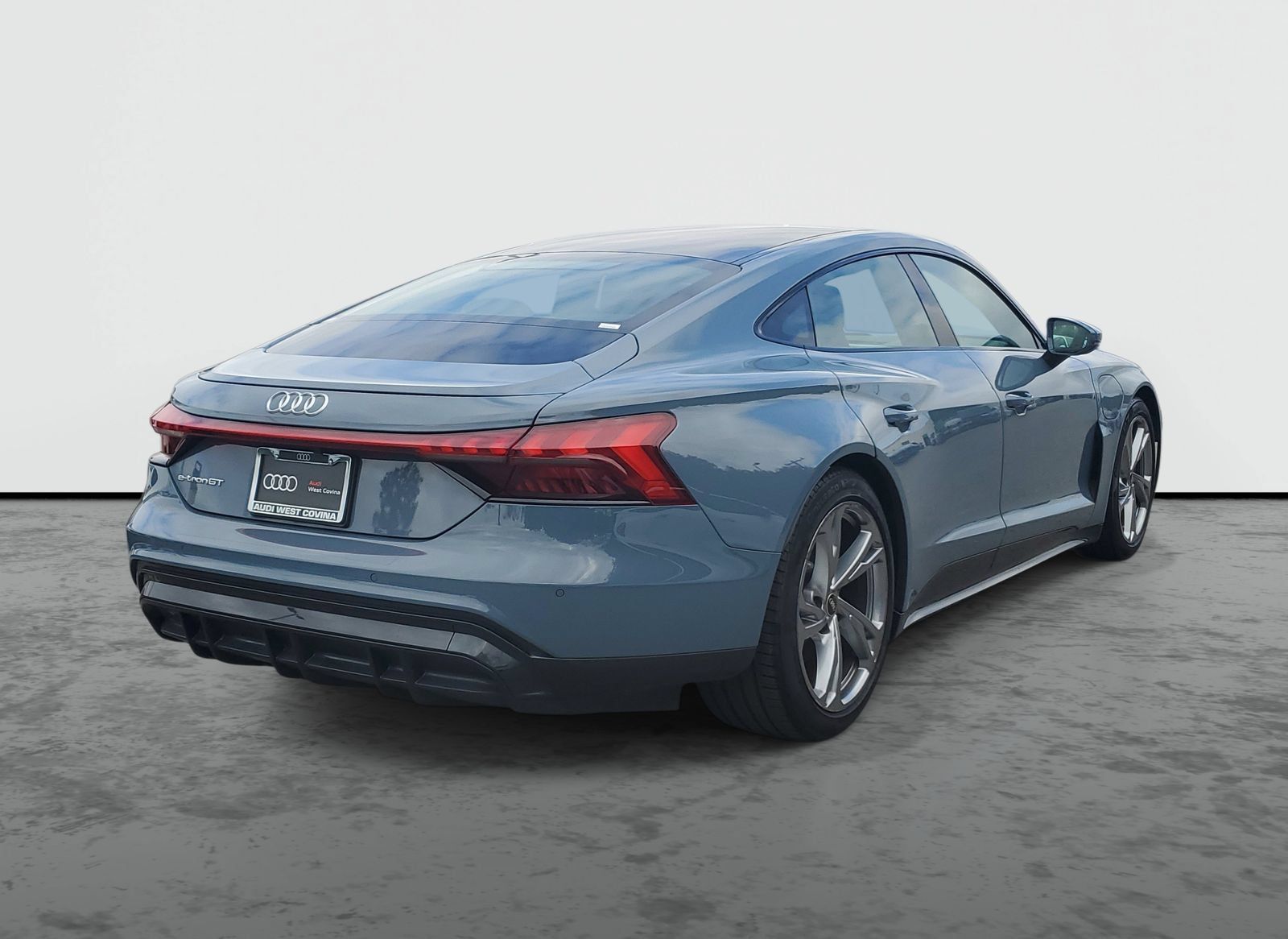 Used 2024 Audi e-tron GT Premium Plus w/ Executive Package AWD/4WD image 4