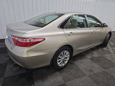 Used 2017 Toyota Camry LE w/ Moonroof Package FWD image 10