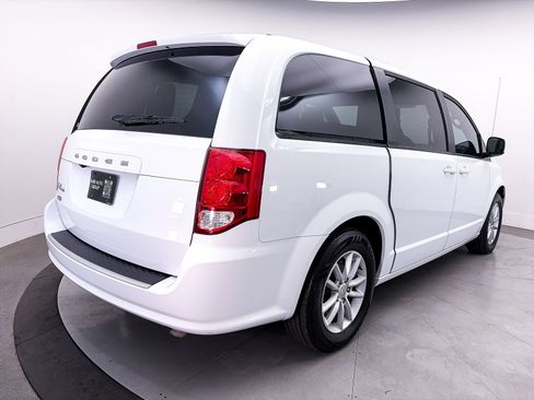 Used 2020 Dodge Grand Caravan SE FWD image 8