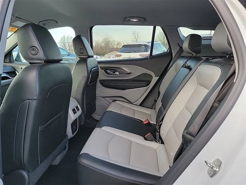 Used 2024 GMC Terrain SLT image 11