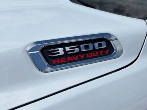 Used 2024 RAM 3500 Tradesman w/ Chrome Appearance Group AWD/4WD image 8
