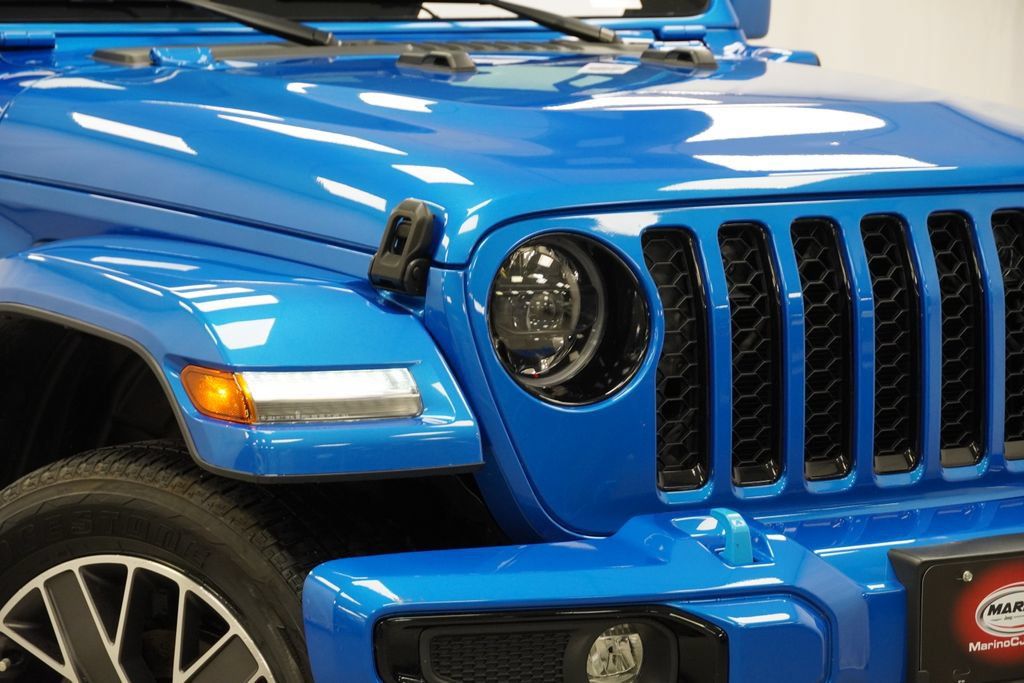 Certified 2023 Jeep Wrangler Unlimited Sahara AWD/4WD image 9