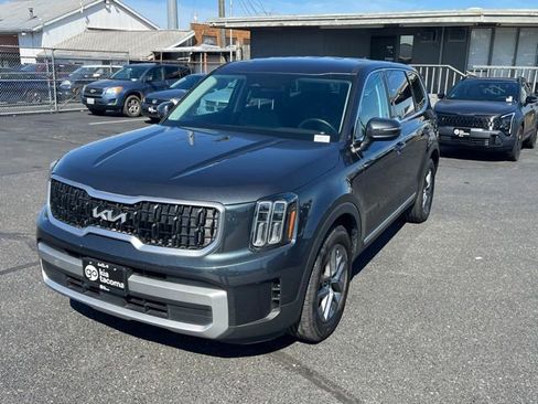 Used 2023 Kia Telluride LX AWD/4WD image 3