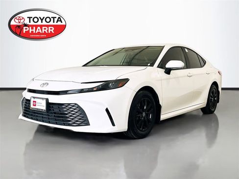 Used 2025 Toyota Camry LE w/ Convenience Package FWD image 1