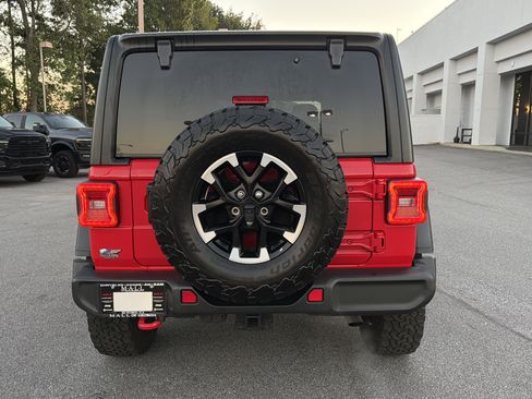 Used 2025 Jeep Wrangler Unlimited Rubicon image 7
