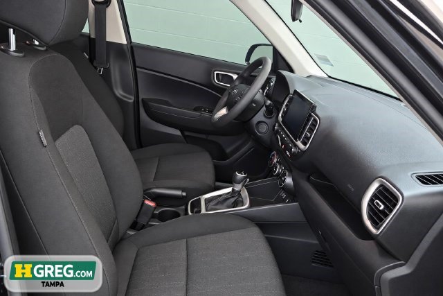 Used 2026 Hyundai Venue SE FWD image 11