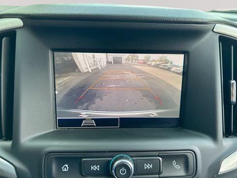 Used 2024 GMC Terrain SLE AWD/4WD image 18