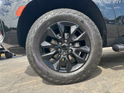 Used 2024 Chevrolet Tahoe Z71 AWD/4WD image 12