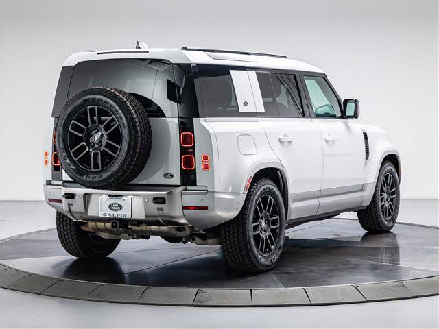 Used 2023 Land Rover Defender 110 S AWD/4WD image 4