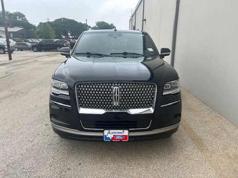 Used 2023 Lincoln Navigator Reserve RWD image 2