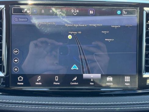 Used 2023 Chrysler Pacifica Limited image 21