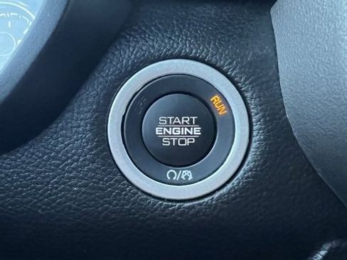 Used 2025 RAM 1500 Laramie image 32