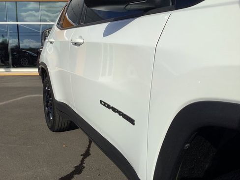 Used 2024 Jeep Compass Latitude w/ Convenience Group image 39