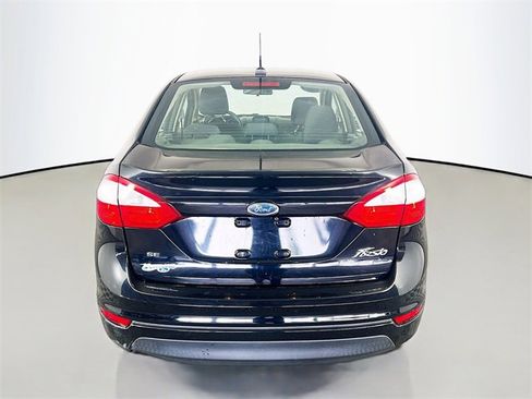 Used 2018 Ford Fiesta SE image 6