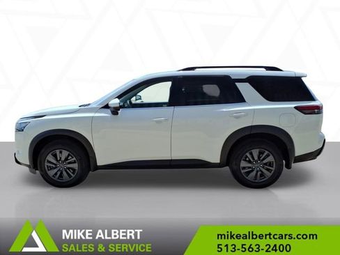 Used 2023 Nissan Pathfinder SV AWD/4WD image 4
