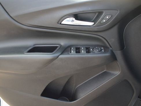 Used 2021 Chevrolet Equinox LT FWD image 19