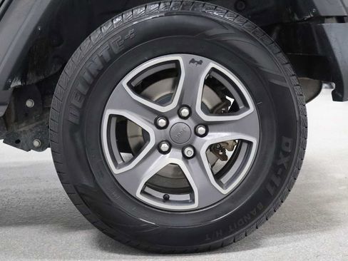 Used 2018 Jeep Wrangler Unlimited Sport S AWD/4WD image 35
