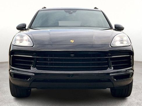 Used 2023 Porsche Cayenne Platinum Edition image 6