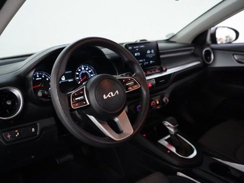 Used 2022 Kia Forte LXS w/ LXS Technology Package image 17