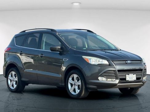 Used 2016 Ford Escape SE w/ Equipment Group 201A FWD image 5