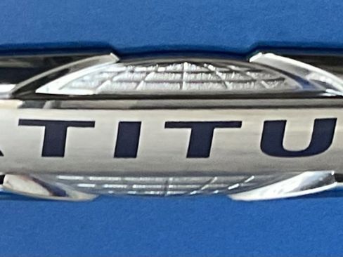 Used 2024 Jeep Compass Latitude image 7