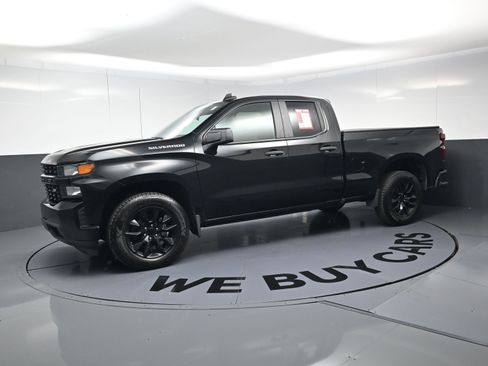 Used 2019 Chevrolet Silverado 1500 Custom w/ Custom Value Package image 6