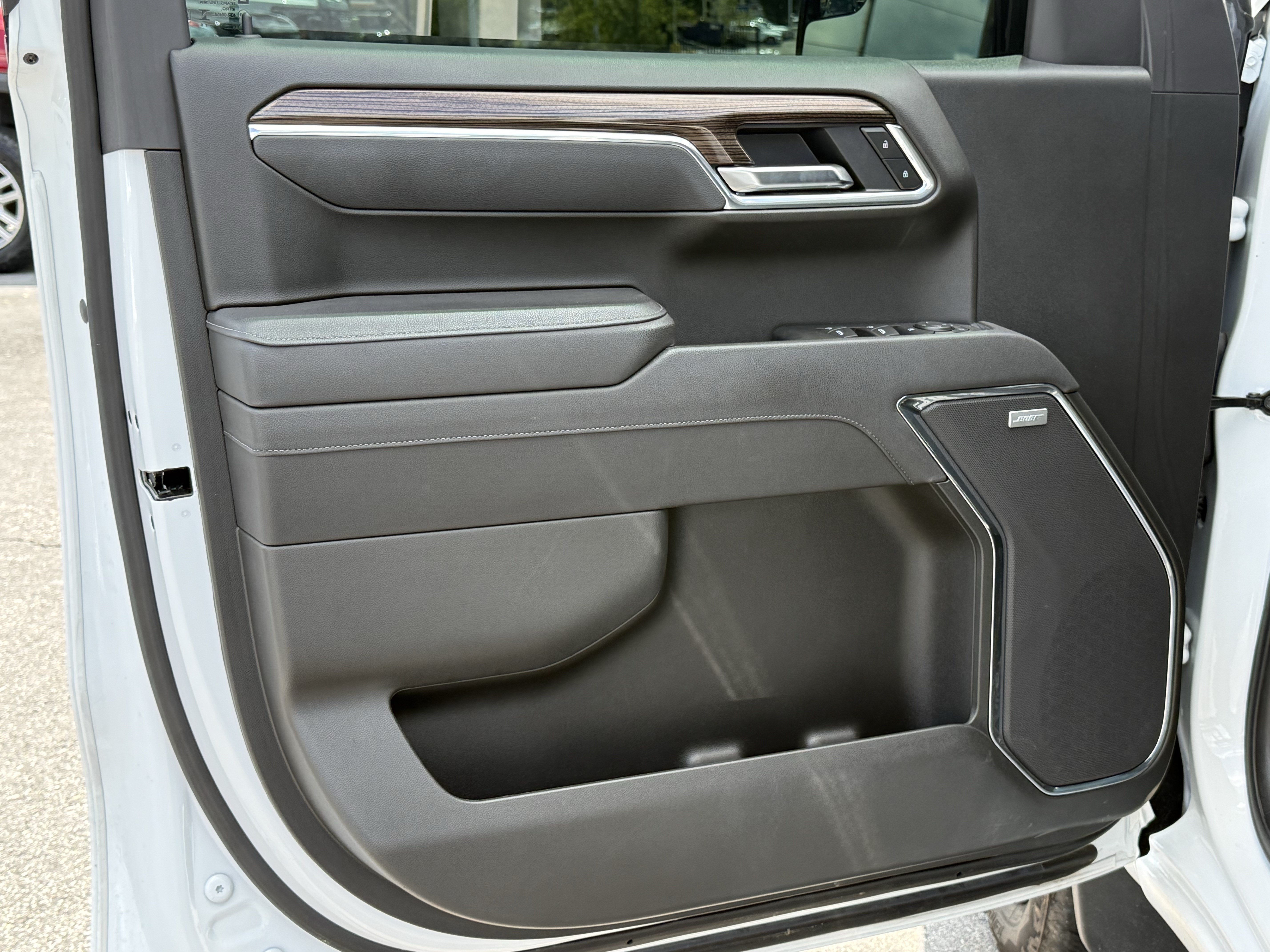 Used 2025 Chevrolet Silverado 1500 LT Trail Boss w/ Convenience Package II AWD/4WD image 14