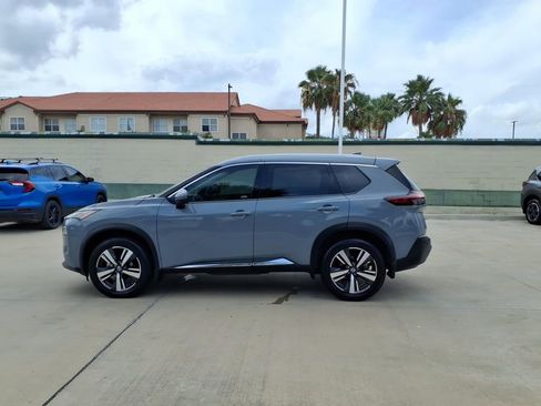Used 2021 Nissan Rogue SL FWD image 2