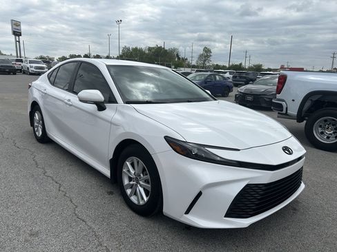 Used 2025 Toyota Camry LE w/ Convenience Package FWD image 2