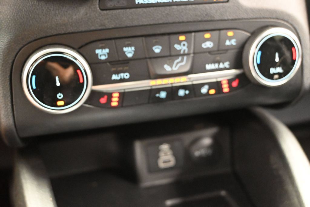 Used 2025 Ford Escape ST-Line Select AWD/4WD image 36