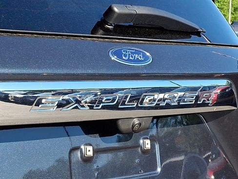 Certified 2023 Ford Explorer XLT AWD/4WD image 30