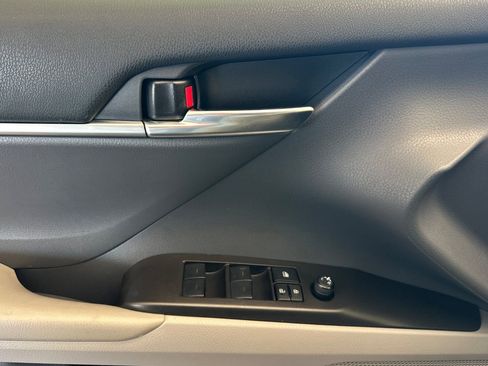 Used 2023 Toyota Camry SE w/ Audio Upgrade Package image 11