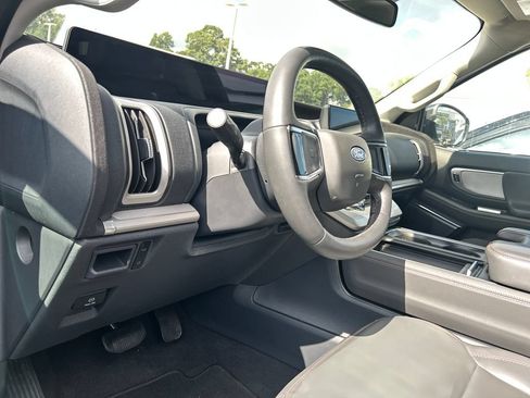 Used 2025 Ford Expedition Max Active RWD image 10