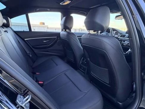 Used 2018 BMW 330i xDrive Sedan w/ Convenience Package image 20