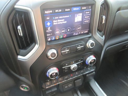 Used 2022 GMC Sierra 2500 Denali w/ Denali Ultimate Package AWD/4WD image 33