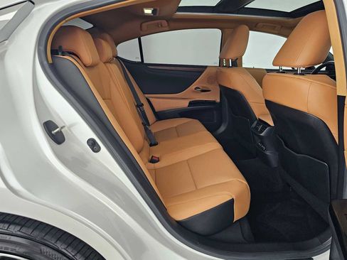 Certified 2025 Lexus ES 350 w/ Premium Package FWD image 13