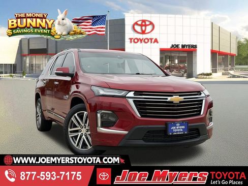 Used 2023 Chevrolet Traverse High Country FWD image 1