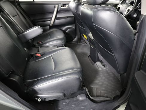 Used 2010 Toyota Highlander SE AWD/4WD image 22