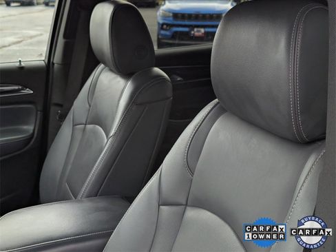 Used 2024 Buick Enclave Premium image 20