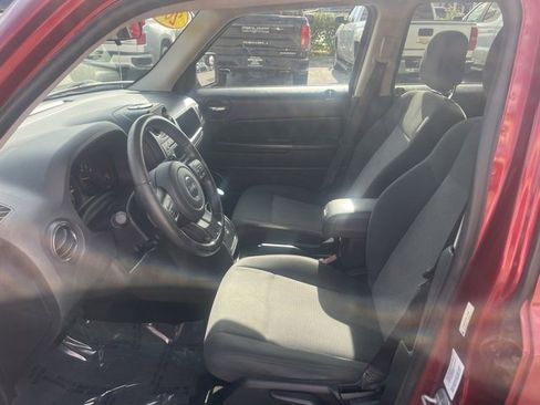 Used 2013 Jeep Patriot Latitude image 14